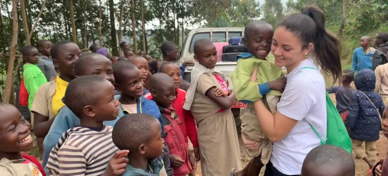 DAPADU – TUGENDE KW’ISHURE, Andiamo a Scuola